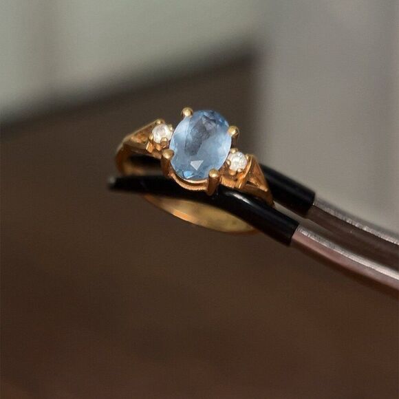 14K Gold Topaz Ring - Picture 4 of 10